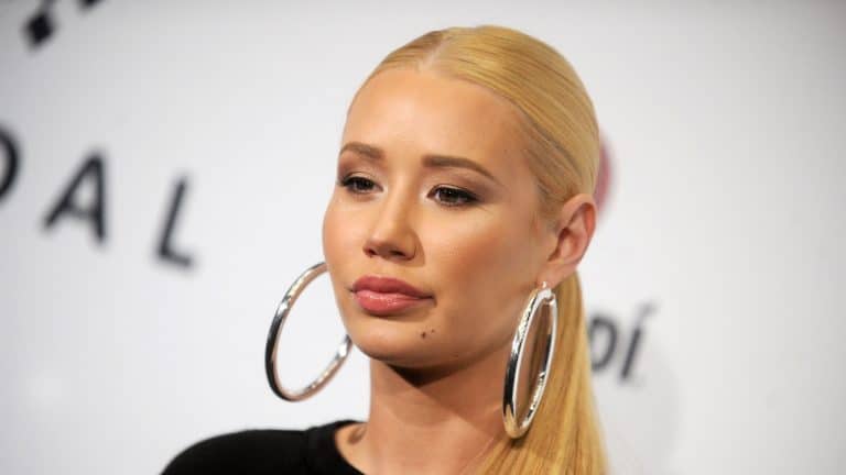 Iggy Azalea Nude Pictures Leaked Online Show Rapper In Naked Photoshoot