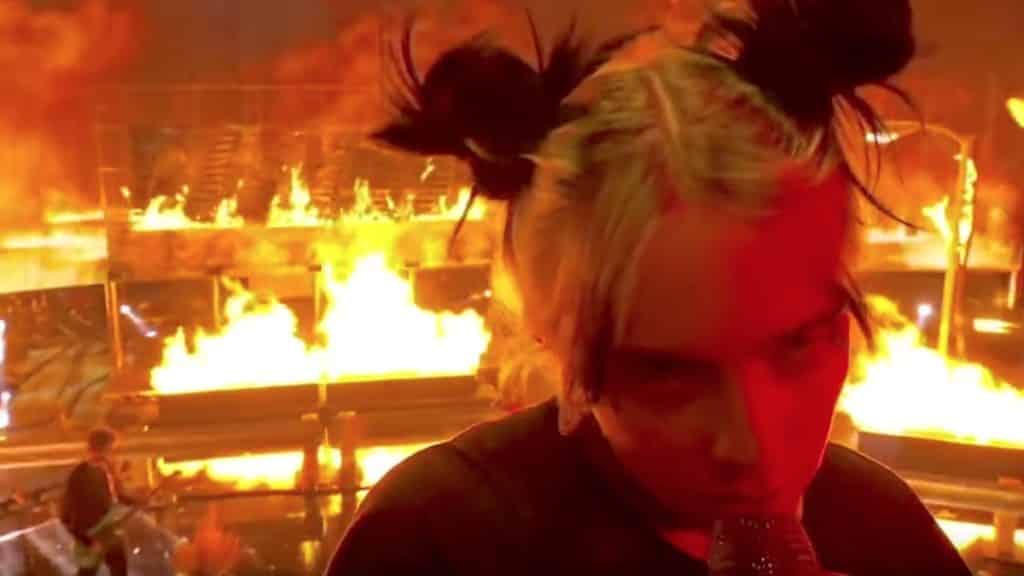 Billie Eilishs Fiery Performance At The American Music Awards Was Literally Lit 3985