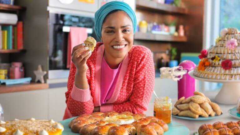 Great British Bake Off S Nadiya Hussain Has A Show Coming To Netflix