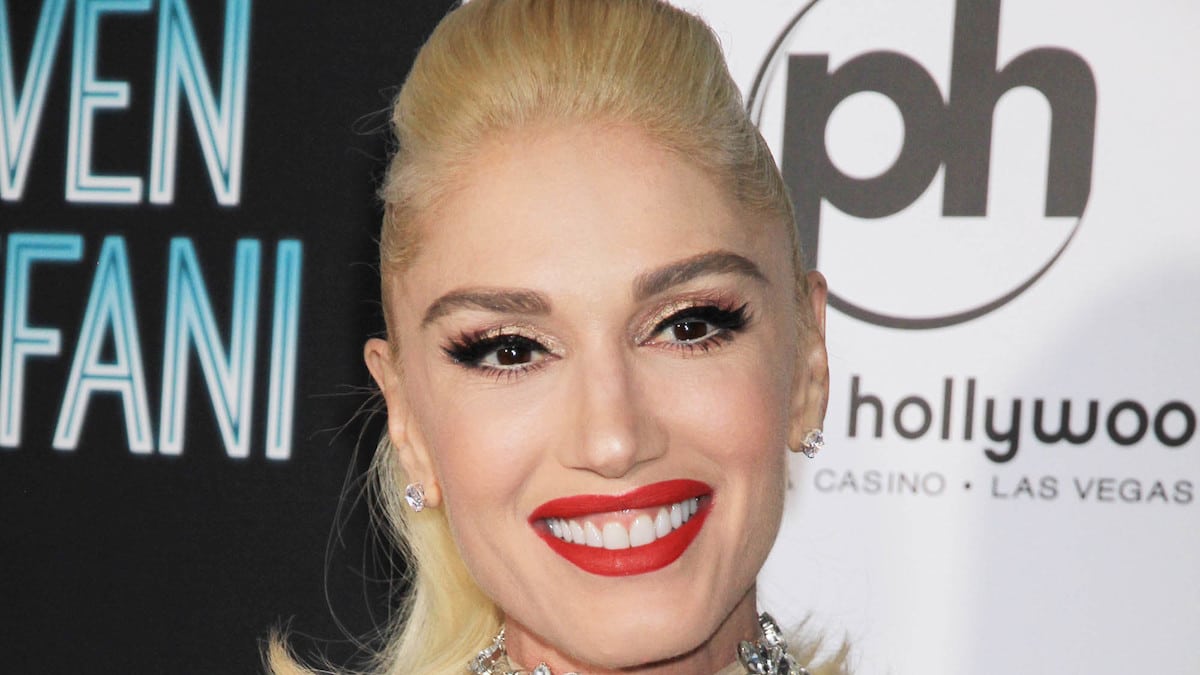 Gwen Stefani impresses in hot red bikini – InfluencerWorldDaily.com