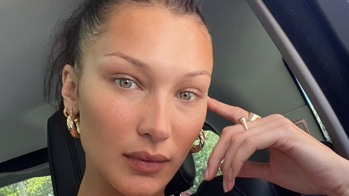 Bella Hadid Goes Topless And Shows Tiny Waist Tanvir Ahmed Anontow