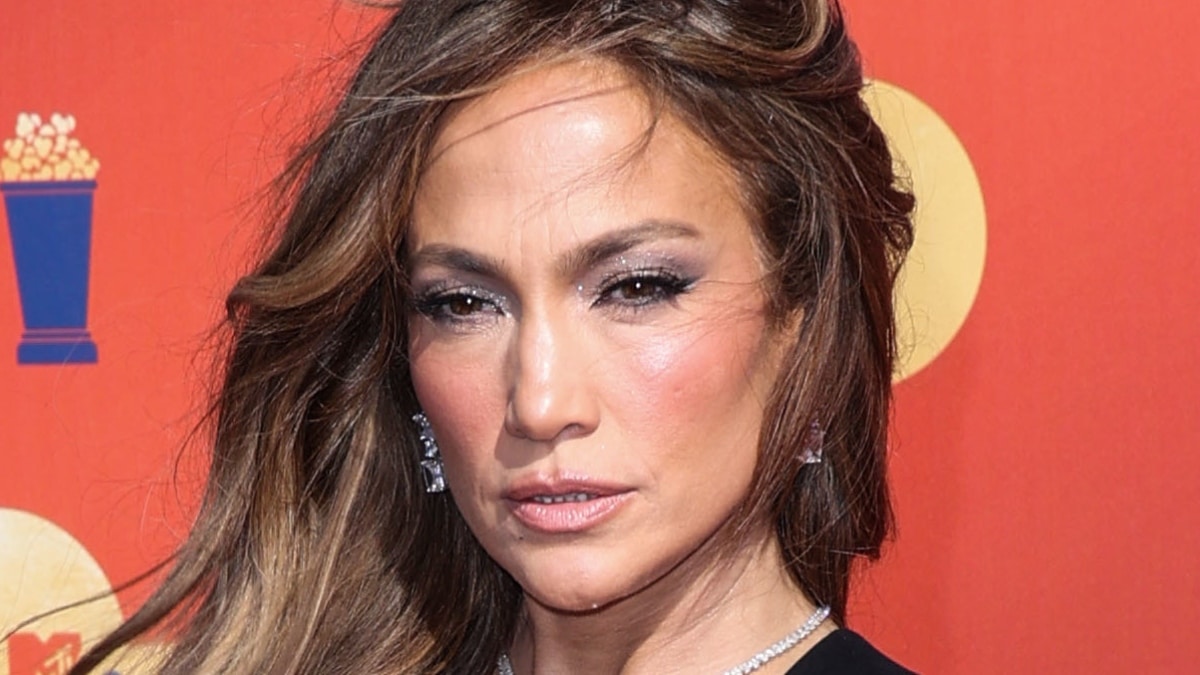 Jennifer Lopez close up