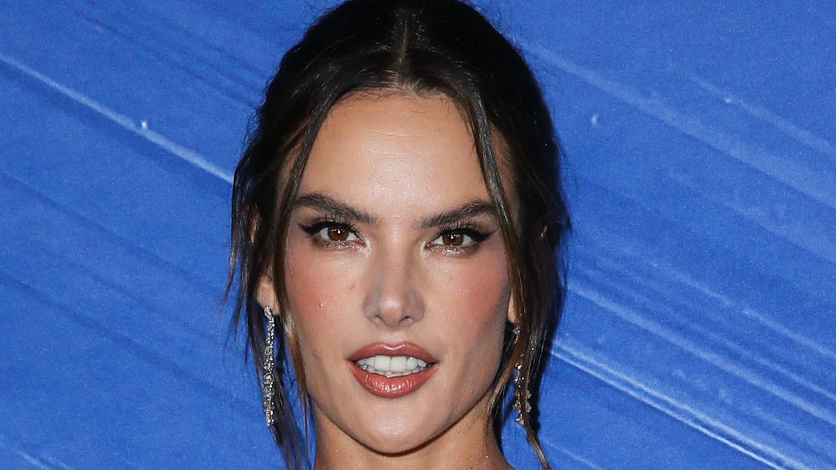 Alessandra Ambrosio flaunts her bikini body