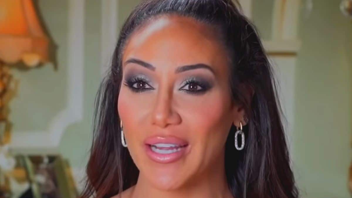 RHONJ: Melissa Gorga Is A 'boardwalk Babe' In Plunging Crop Top And ...