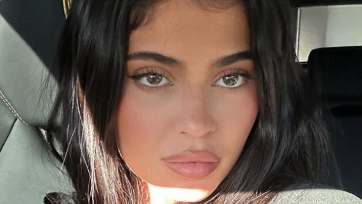 The Kardashians fans call out Kylie Jenner's 'queerbaiting' Valentine's ...