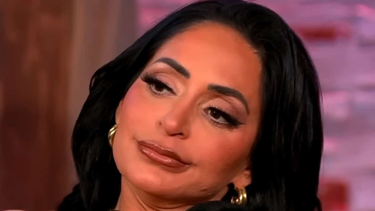 angelina pivarnick face shot from the jersey shore family vacation reunion