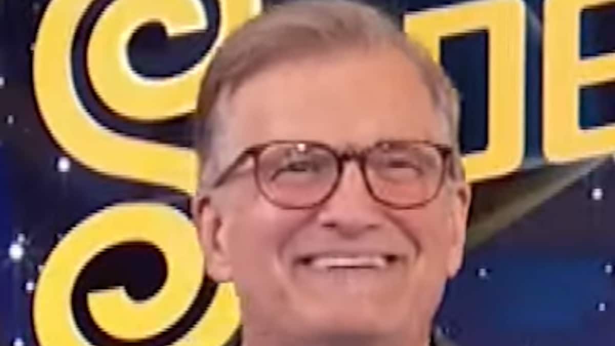 the price is right at night host drew carey face shot
