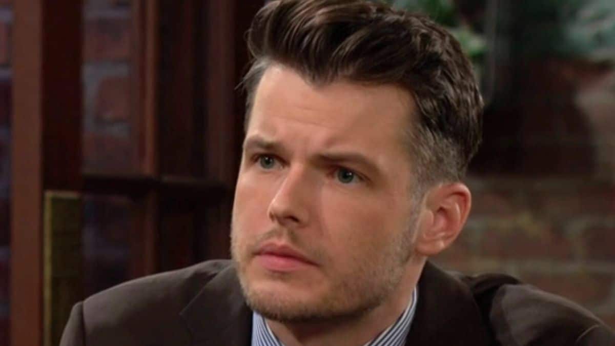 Michael Mealor as Kyle on Y&R