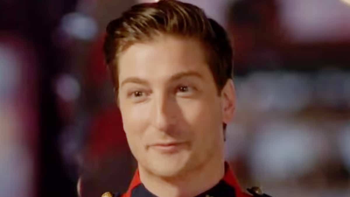 Daniel Lissing on When Calls the Heart.