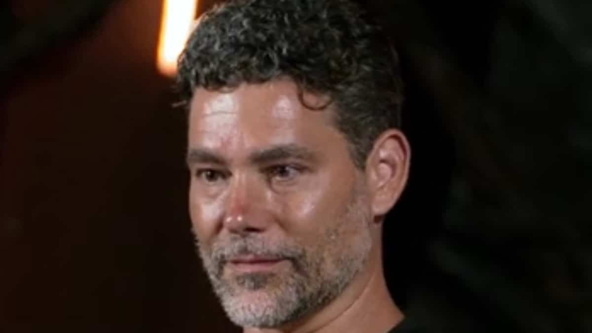 the challenge star adam larson face shot at the arena in all stars 4