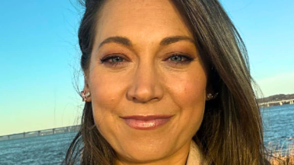 ginger zee snaps an outdoor selfie for X