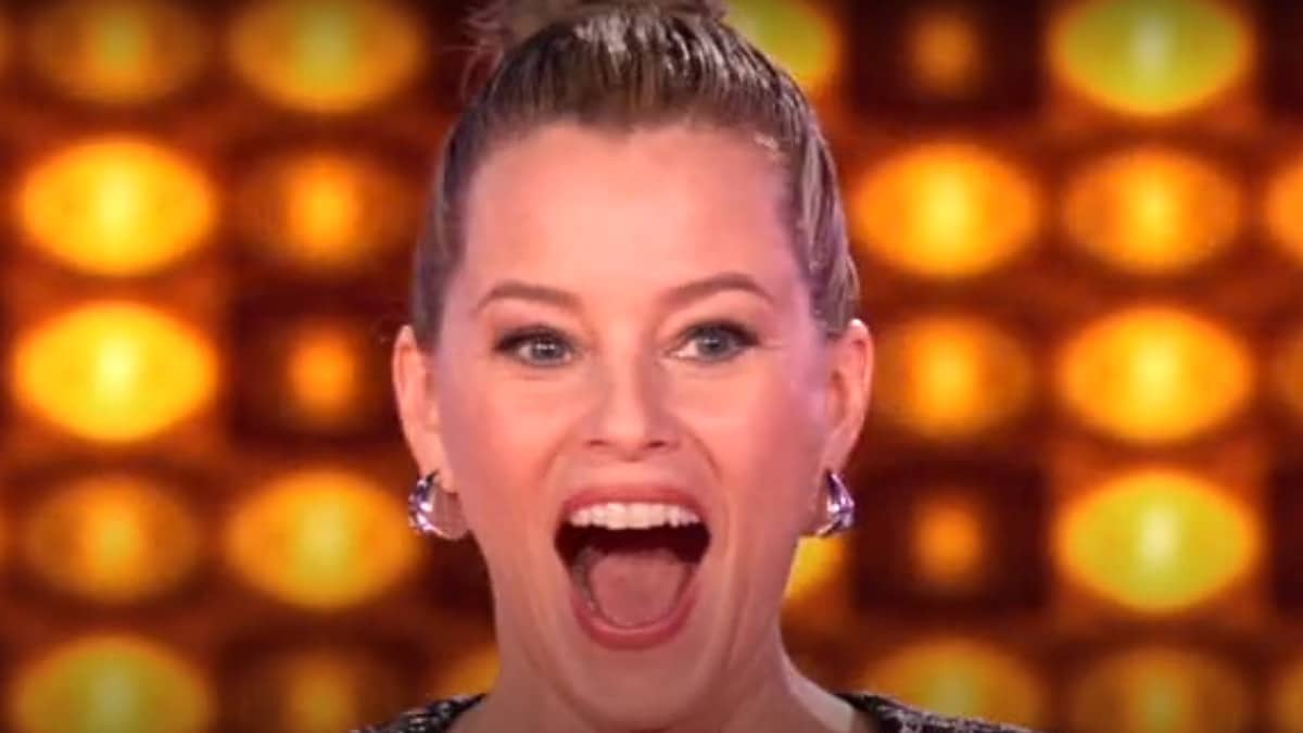 elizabeth banks face shot from press your luck on abc