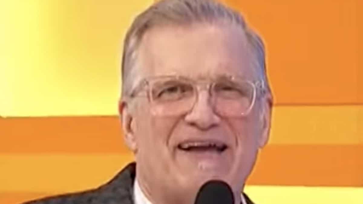 the price is right host drew carey face shot from night episode on cbs