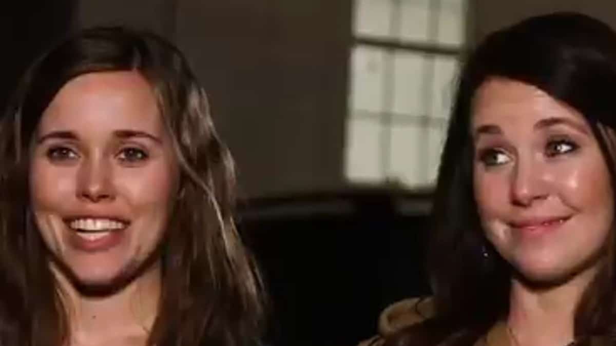 Jessa and Jana Duggar in a Counting On confessional