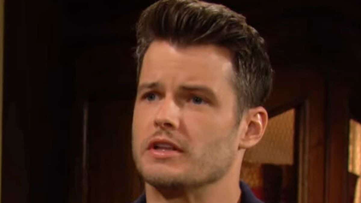 Michael Mealor as Kyle on Y&R