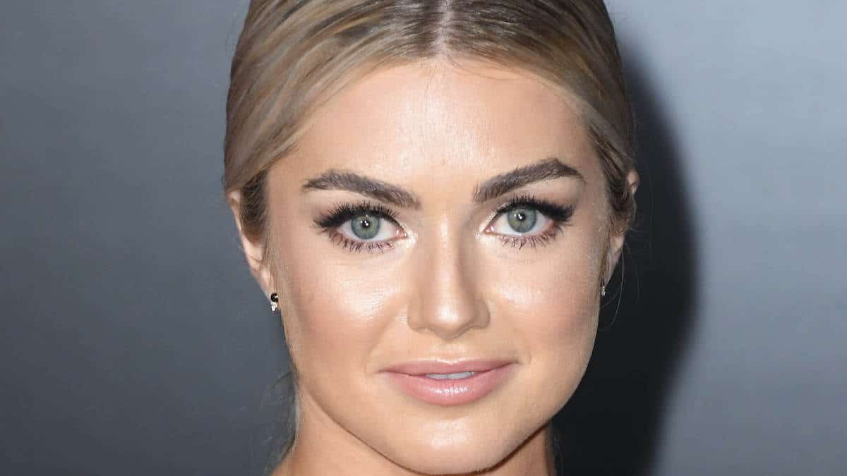 dancing with the stars lindsay arnold face shot from solo a star wars story premiere in los angeles