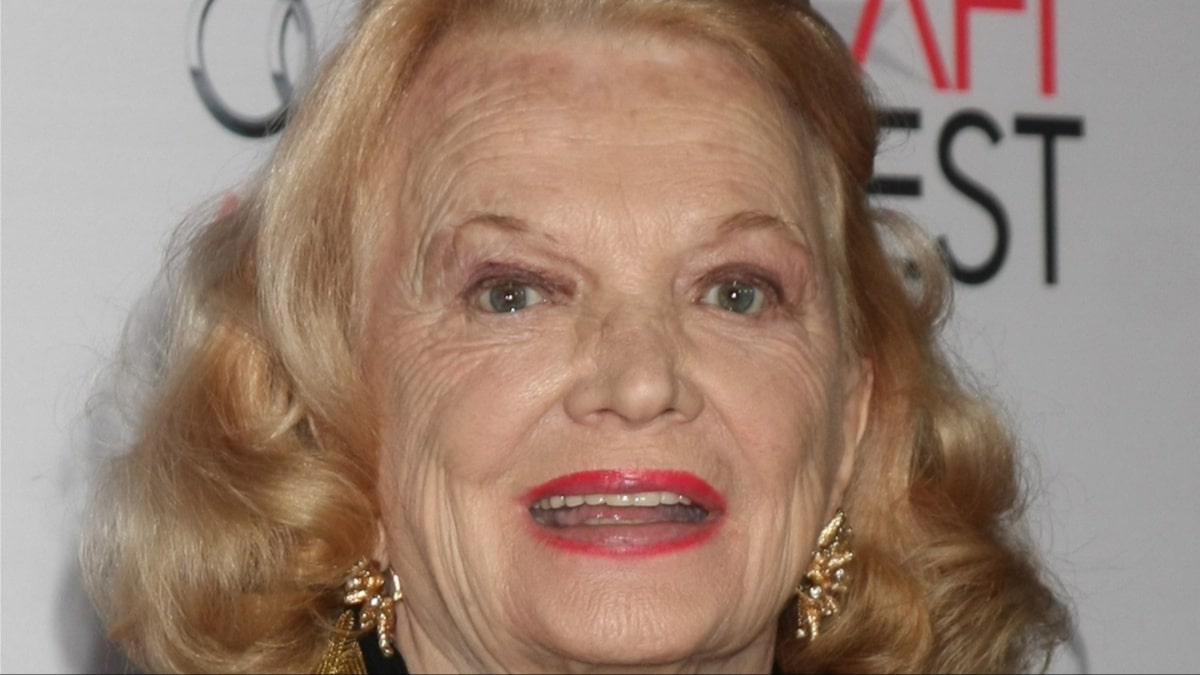 Gena Rowlands close up