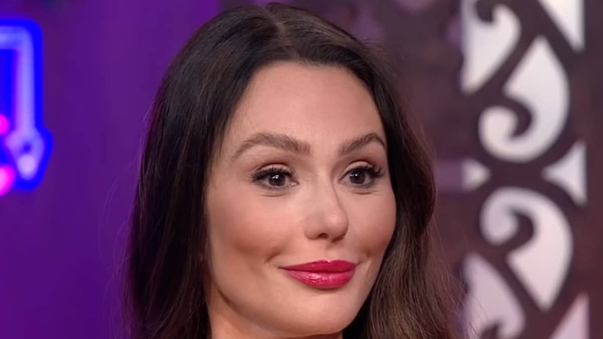 jenni jwoww farley face shot from jersey shore family vacation season reunion on mtv