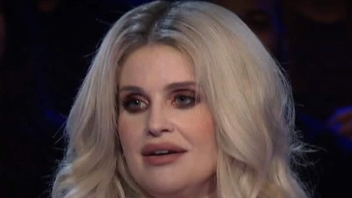 kelly osbourne face shot from who wants to be a millionaire on abc