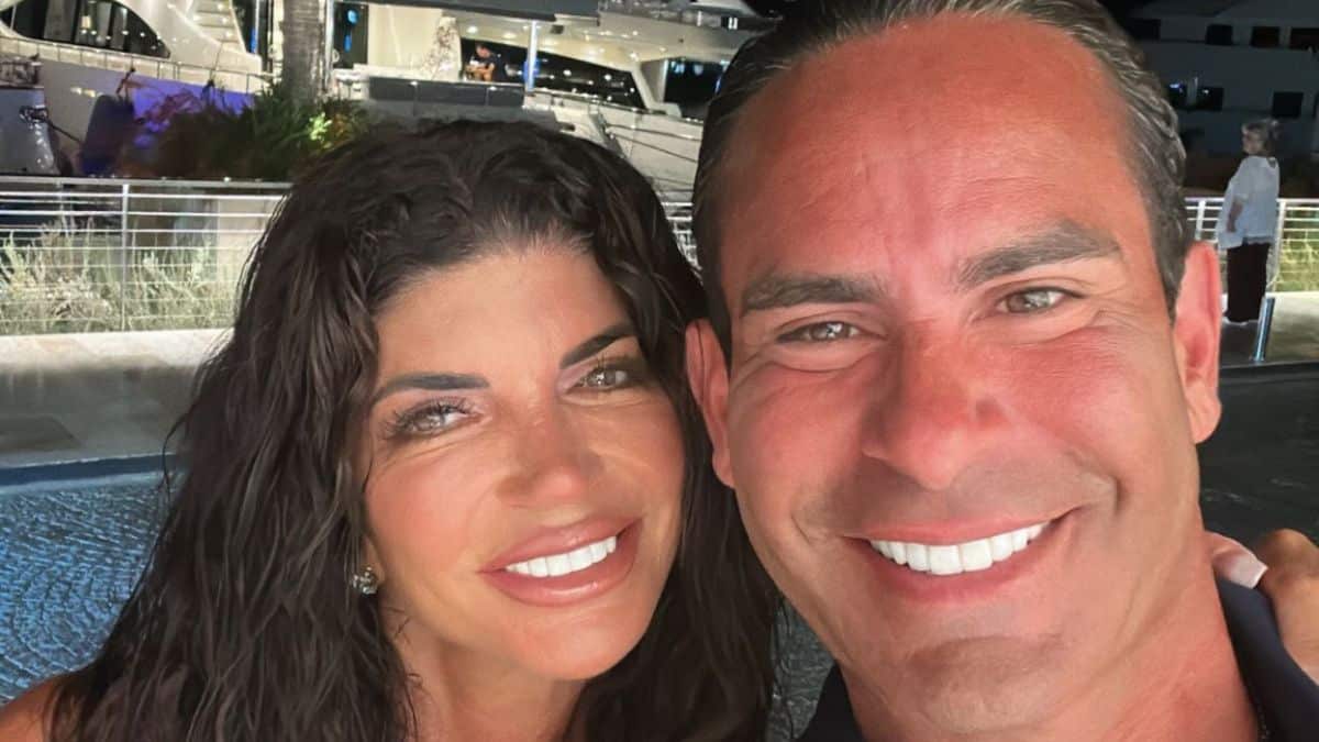 Luis Ruelas Instagram Story selfie with Teresa Giudice