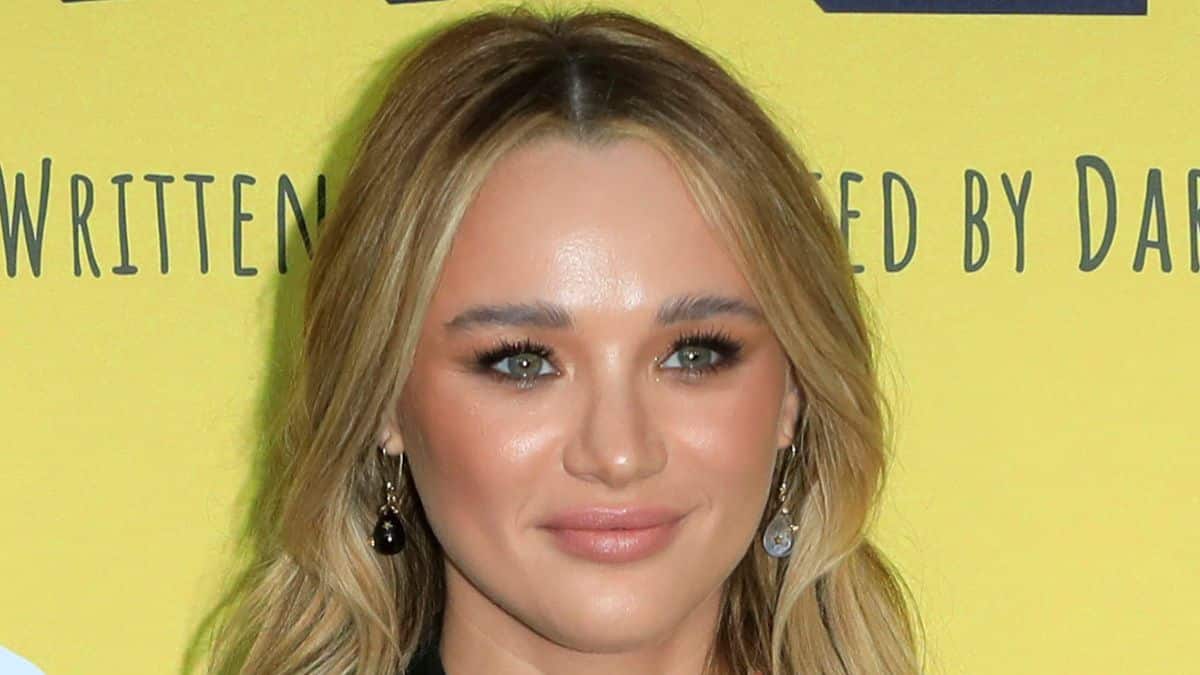 Hunter King on the red carpet