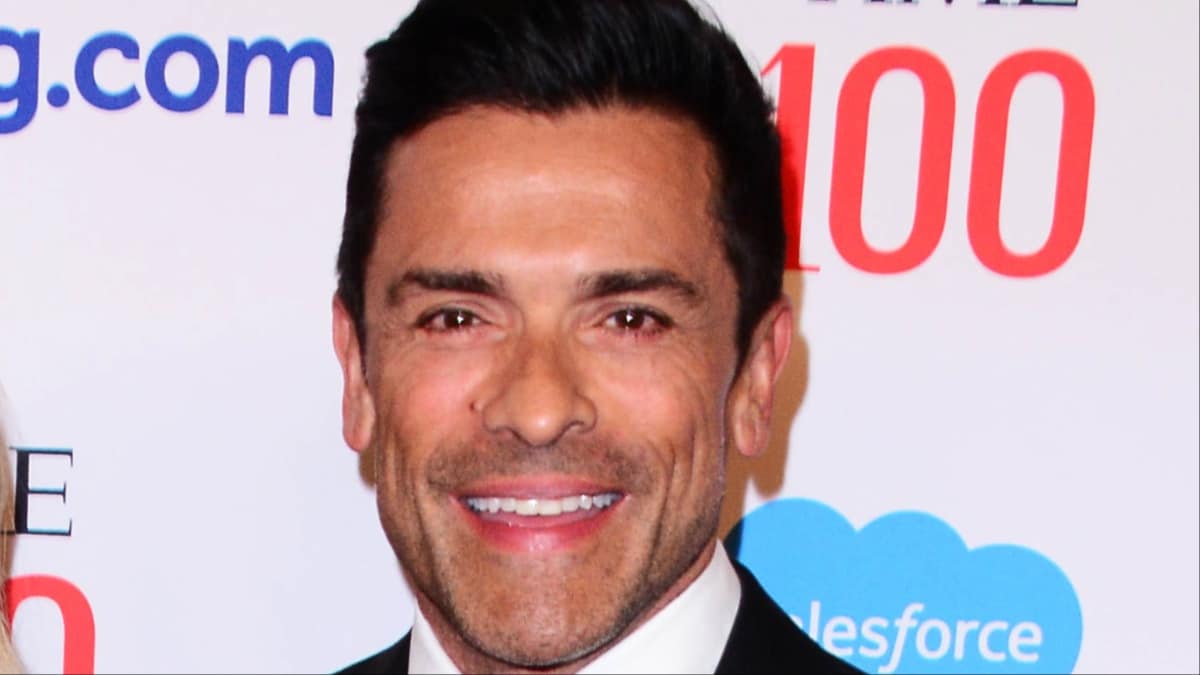 Mark Consuelos at a red carpet event