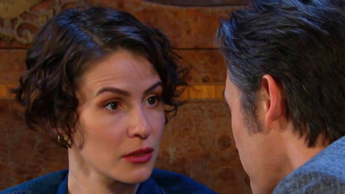 Linsey Godfrey as Sarah and Paul Telfer as Xander on Days