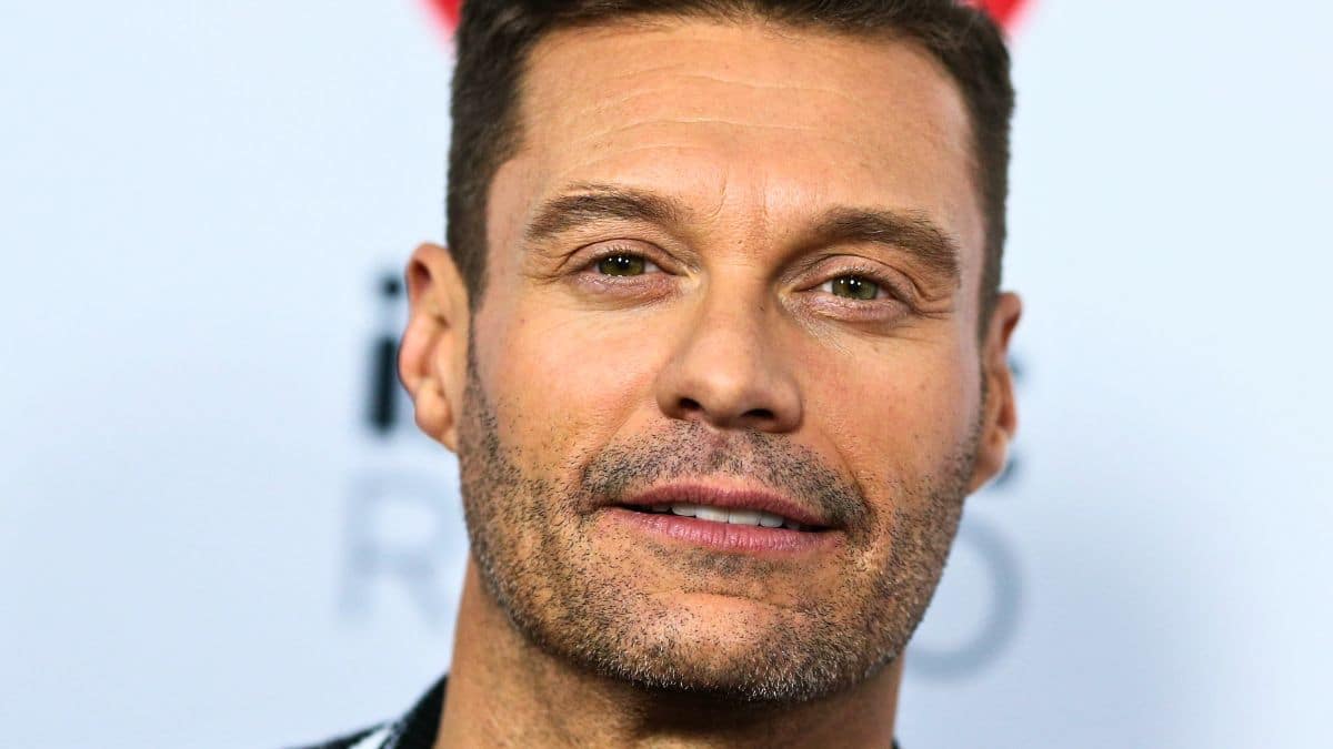 ryan seacrest 102.7 KIIS FM's Jingle Ball