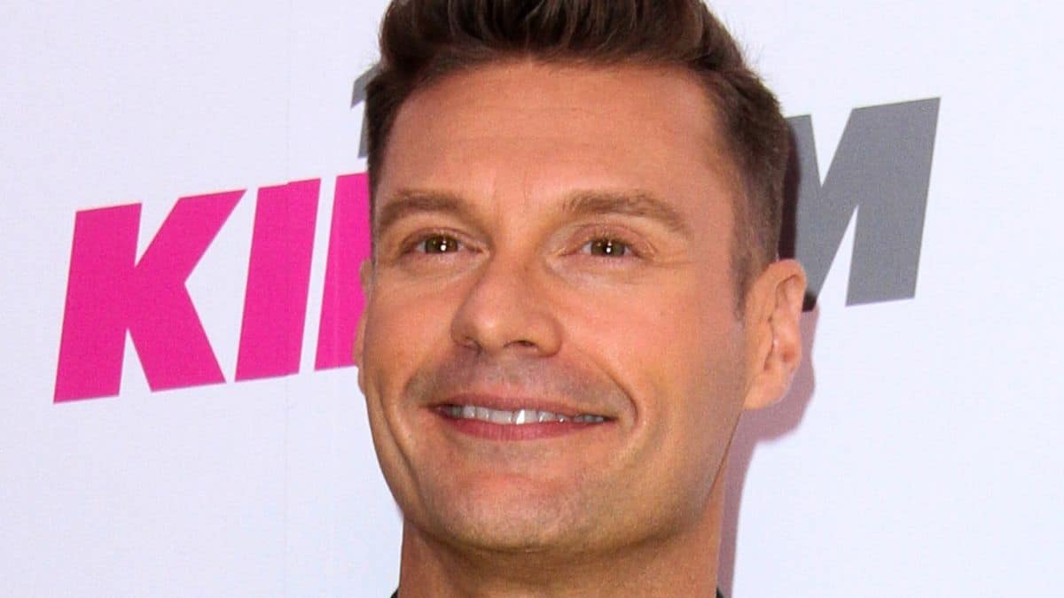 ryan seacrest at the stub hub center