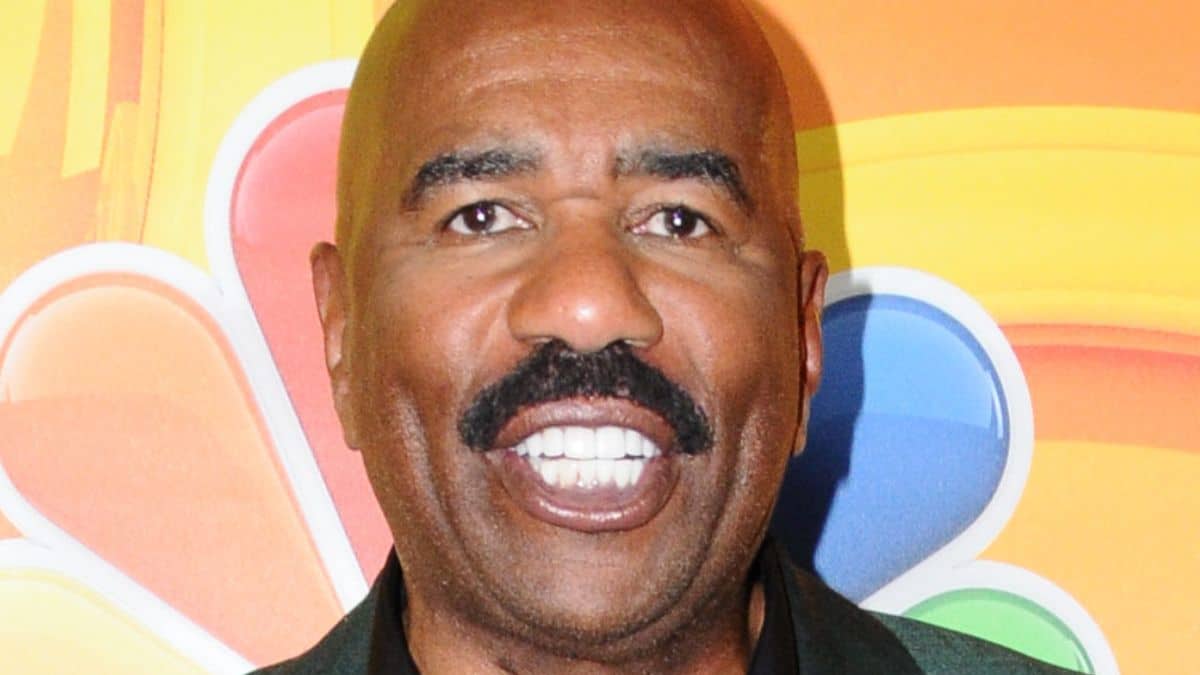 steve harvey at the Beverly Hilton Hotel - Radford in Studio City