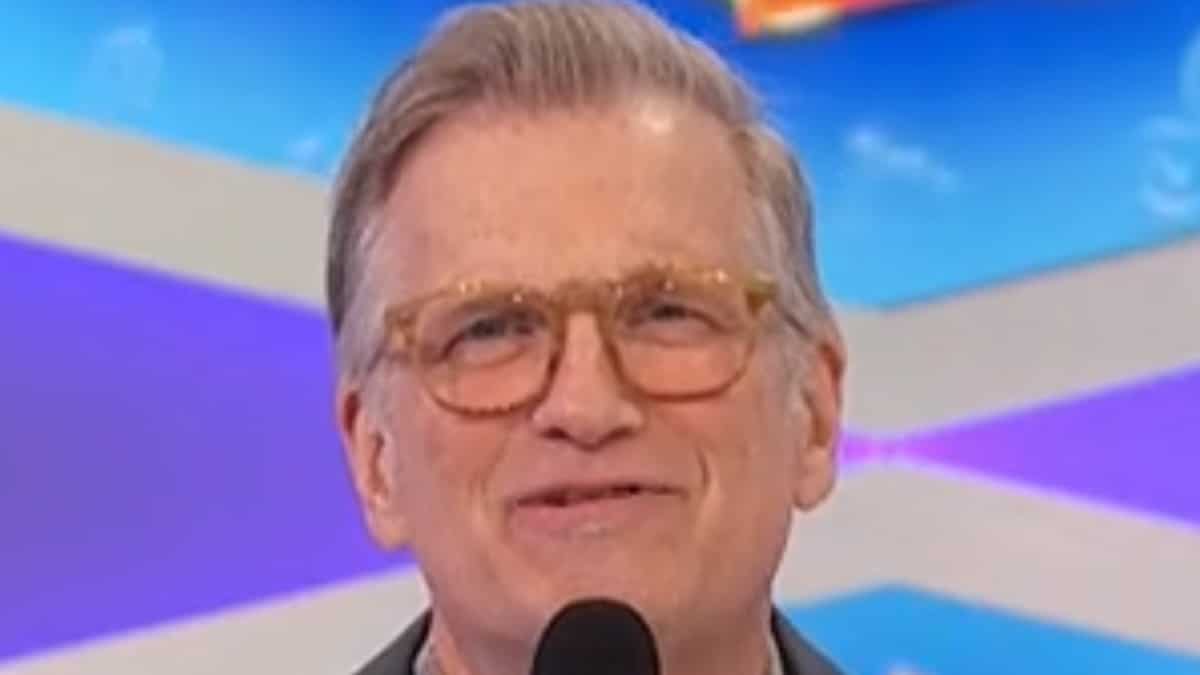 drew carey face shot as host of the price is right