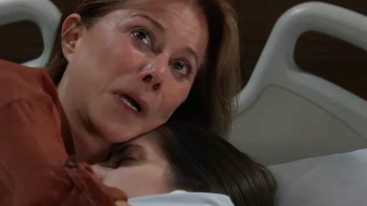 Nancy Lee Grahn and Kelly Monaco as Alexis and Sam on General Hospital.