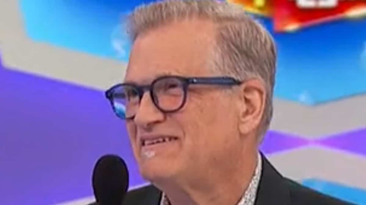 host drew carey face shot from the price is right on cbs