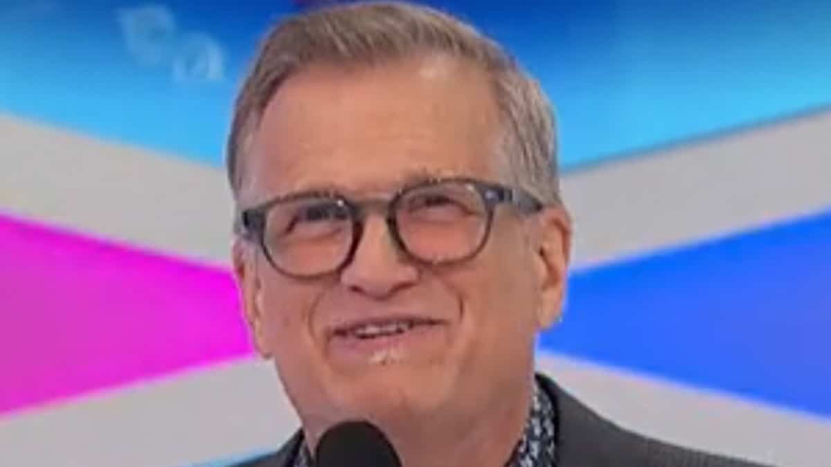 the price is right host drew carey face shot from cbs episode