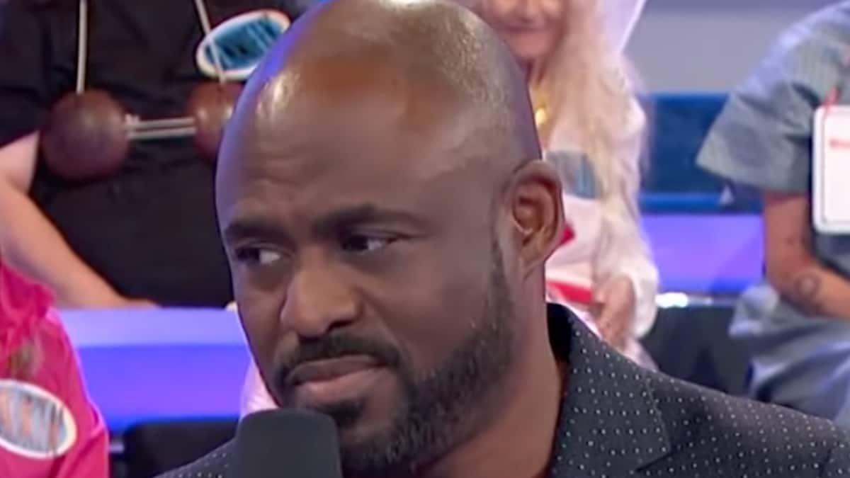 wayne brady face shot while hosting lets make a deal