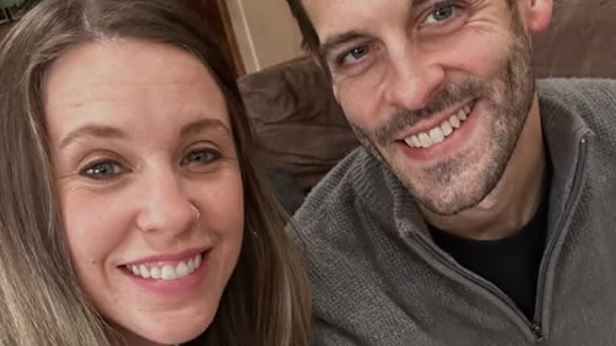 Jill Duggar and Derick Dillard Christmas selfie