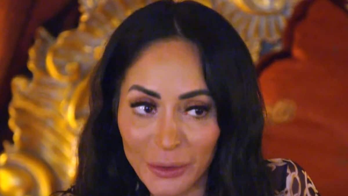 jersey shore star angelina pivarnick face shot from family vacation season 7