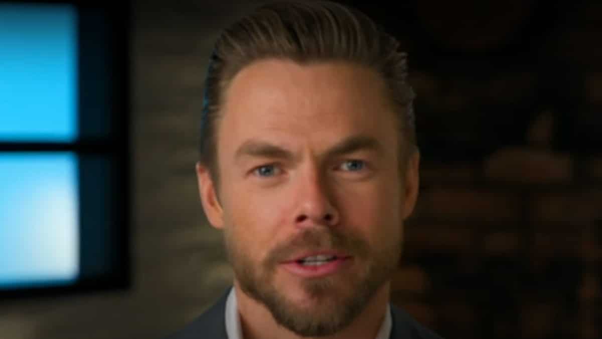 derek hough face shot from dancing with the stars season 33