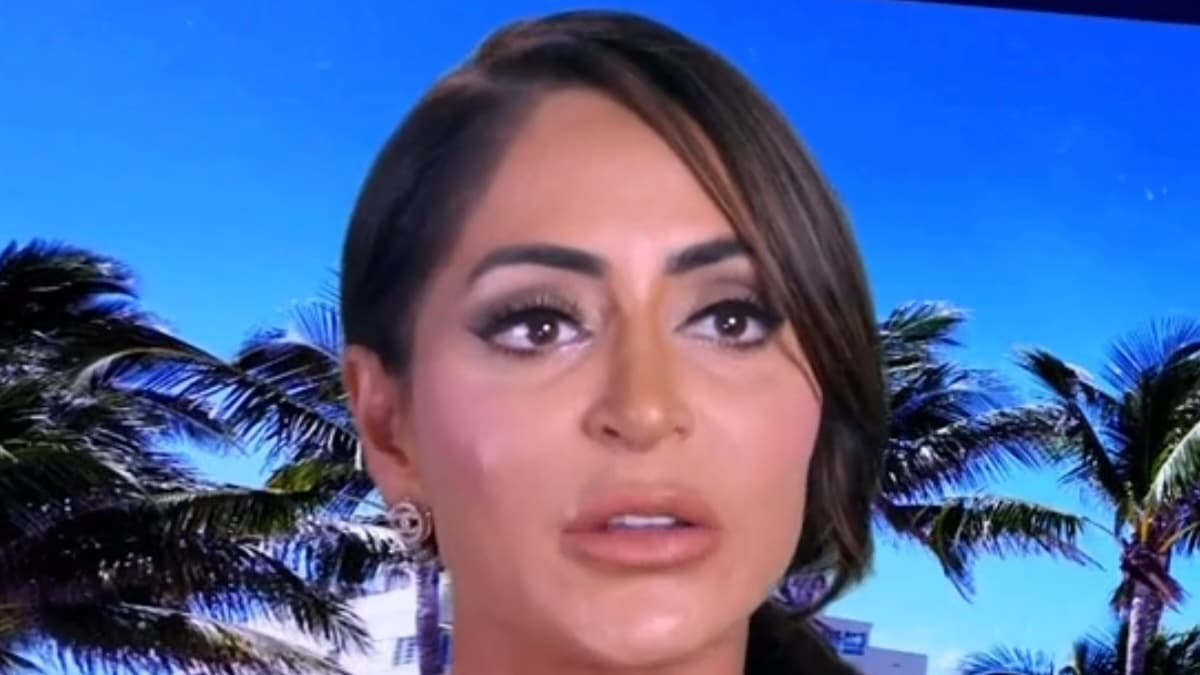 angelina pivarnick face shot from jersey shore family vacation on mtv