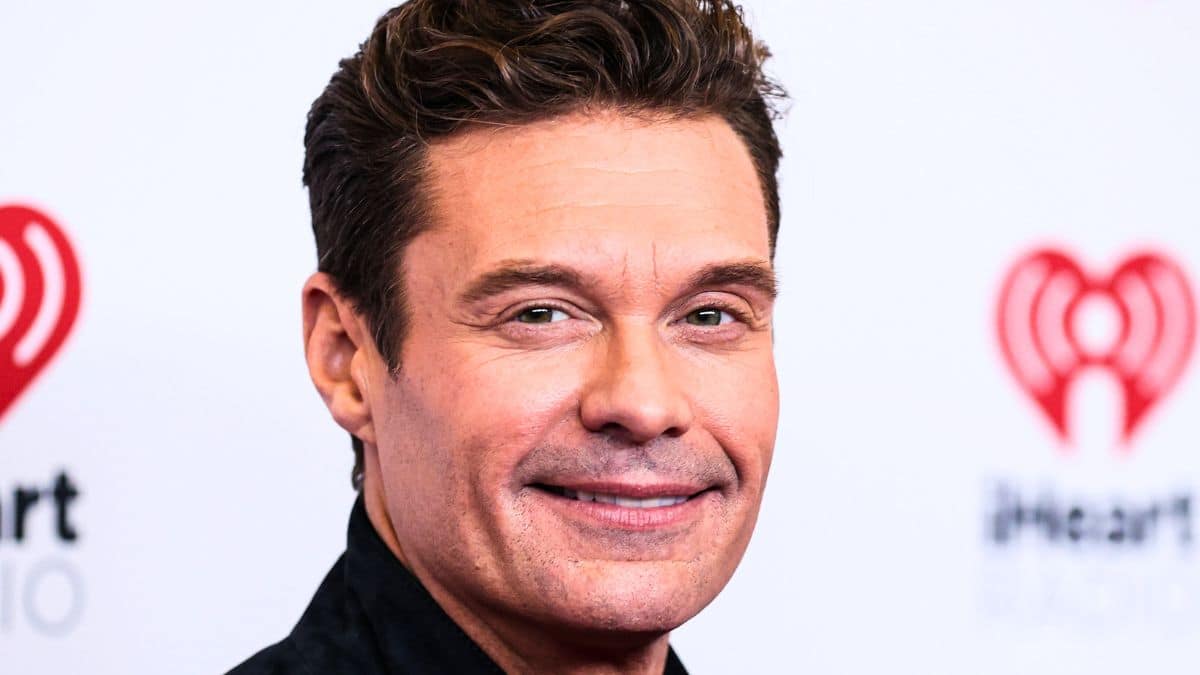 ryan seacrest poses at the 2022 iHeartRadio Music Festival - Night 1