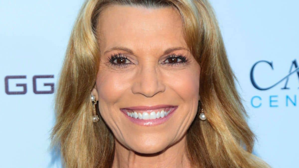 vanna white poses at a brent shapiro event in los angeles