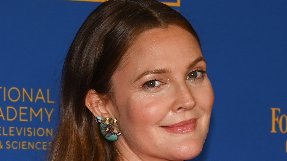 drew barrymore face shot from 49th Annual Daytime Emmy Awards Winners Walk