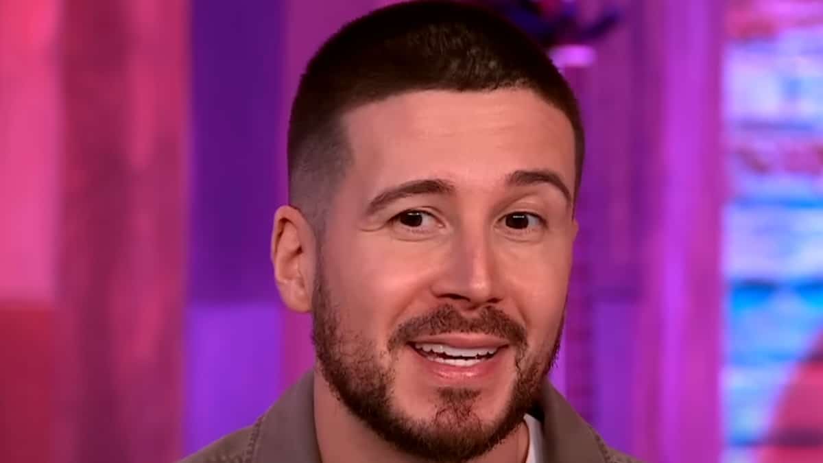 vinny guadagnino face shot at jersey shore family vacation renuion